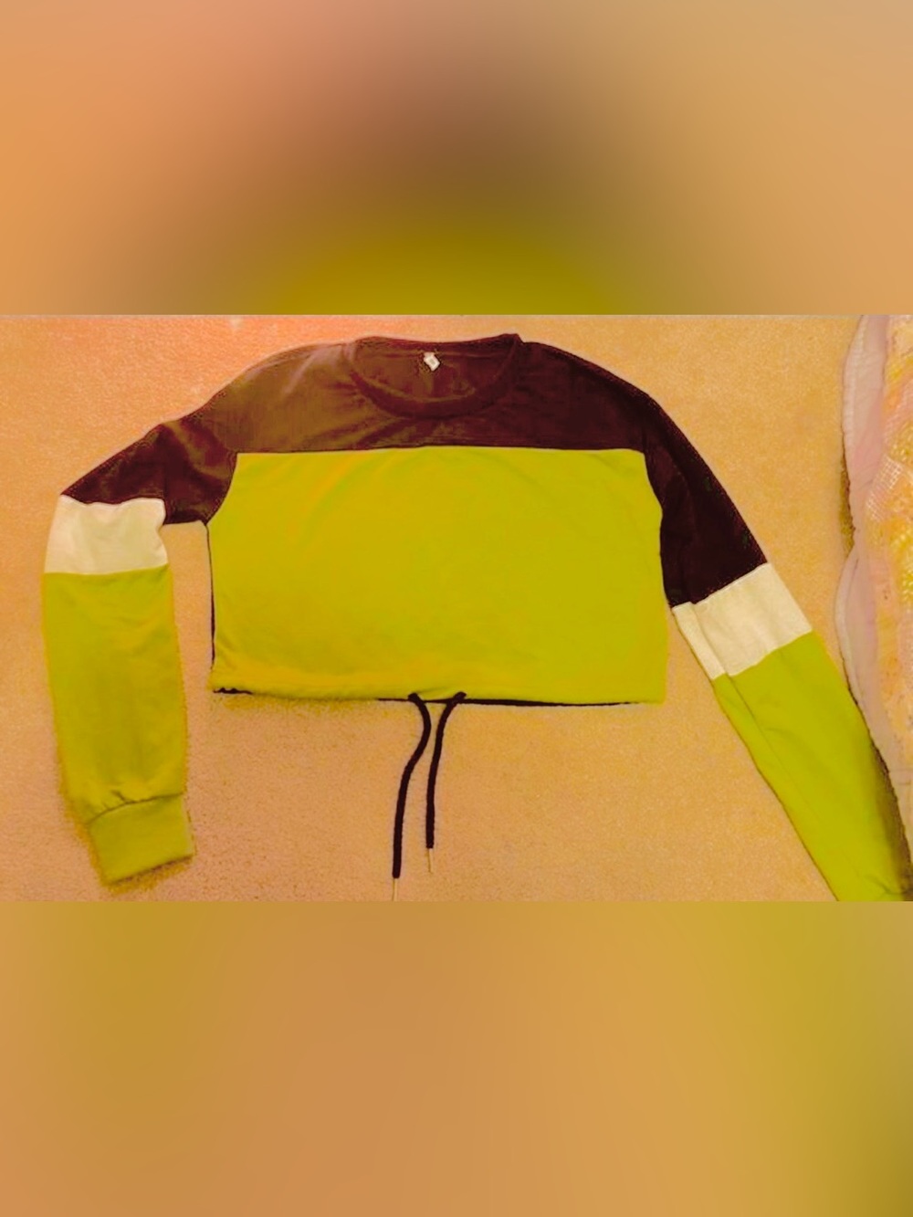 Long Sleeve Crop top 
Women’s loose fitting
Size small.